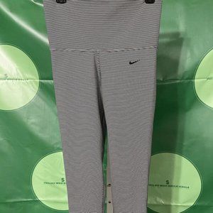 NIKE Women's DRI FIT capri athletic leggings in BLACK/WHITE STRIPES sz S - EUC
